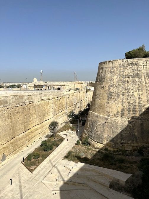 Muralla La Valeta en qué ver y hacer en la Valeta.