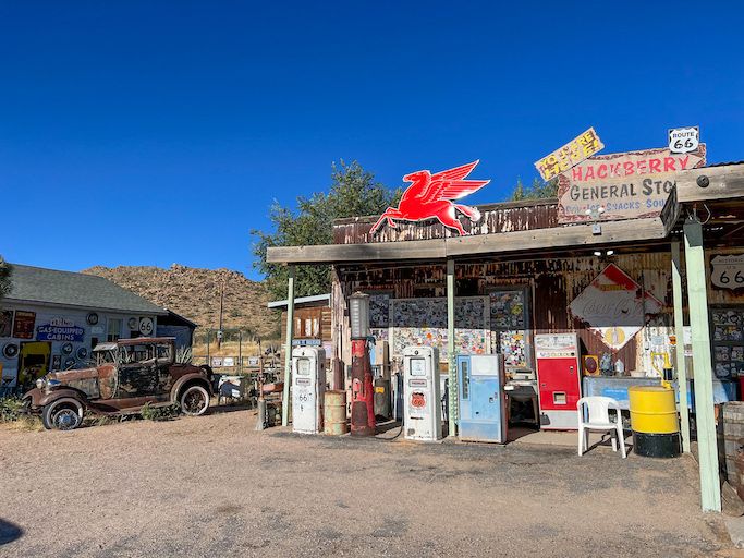 Hackberry General Store. Anabmon