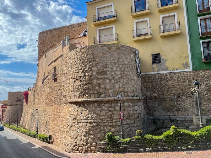 Restos castillo-muralla. Anabmon