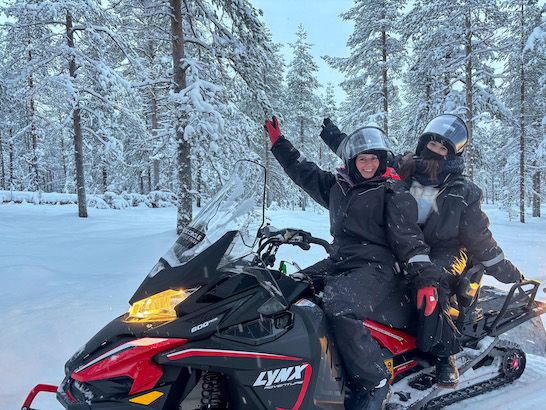 En la moto de nieve. Anabmon