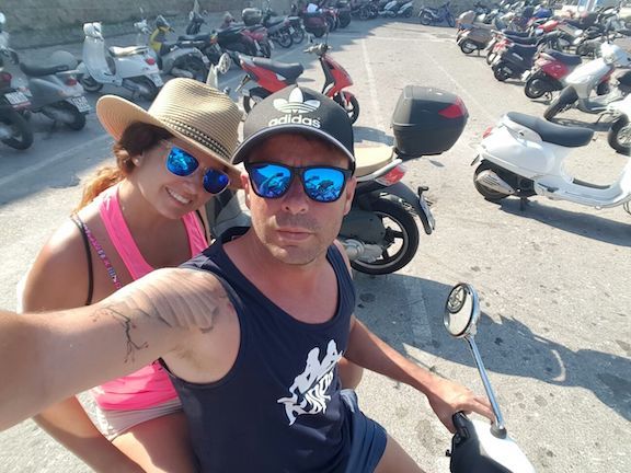 Rodas en moto. Anabmon