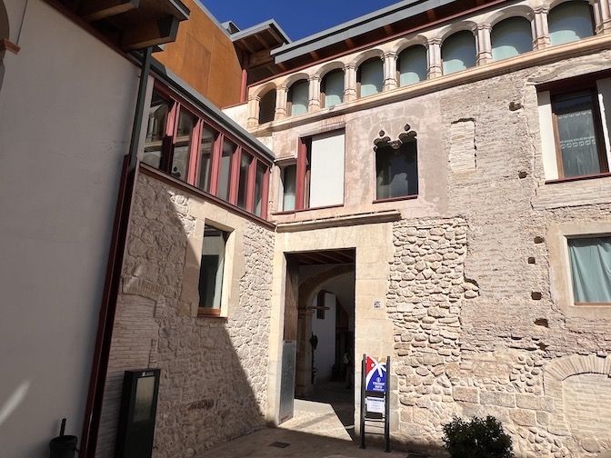 Palau de la Vila. Anabmon